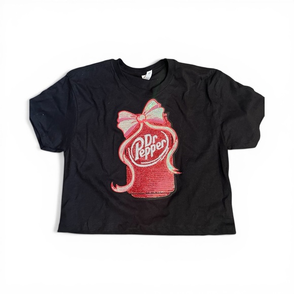 Tops - Graphic Short-Sleeve Tee in Black